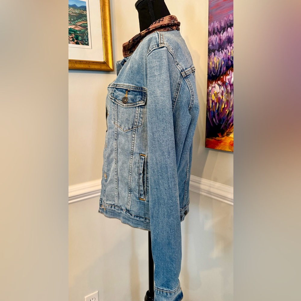 Jean Jacket with upcycled collar. Soft denim. Size XS/S PTP 20” NWOT - Picture 5 of 6